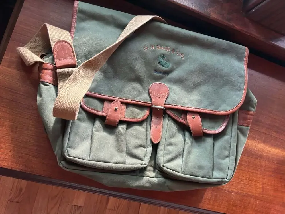 G.H. Bass & Co. Vintage Green Canvas Leather Trim Messenger Crossbody Bag